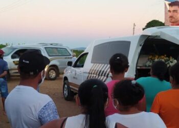 Sergipanos mortos em queda de torre no Pará são sepultados em Carira