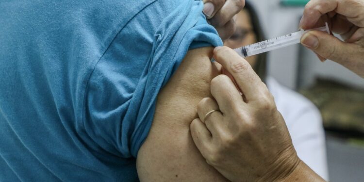 Sergipe é o primeiro do nordeste em aplicação de primeira dose de vacinas contra a Covid-19