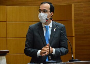 Georgeo Passos critica andamento de obra da Rodovia SE-255