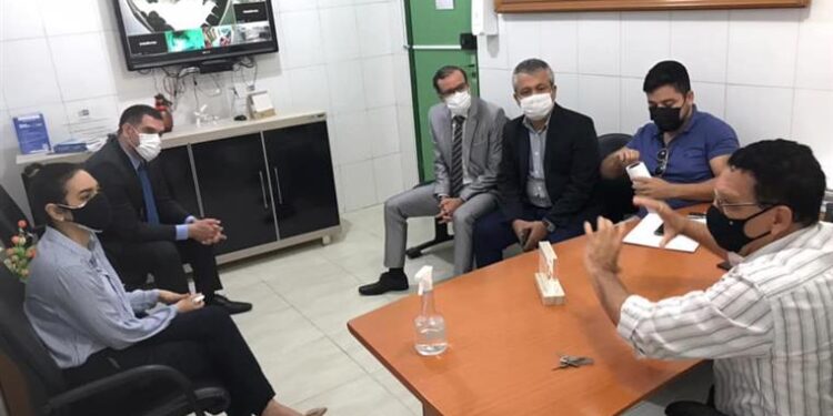 Prefeito da Barra dos Coqueiros recebe visita de representantes da Defensoria Pública de Sergipe