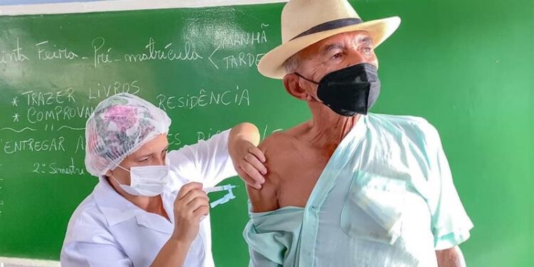 Estância é o segundo município com maior porcentagem de aplicação da segunda dose contra covid-19