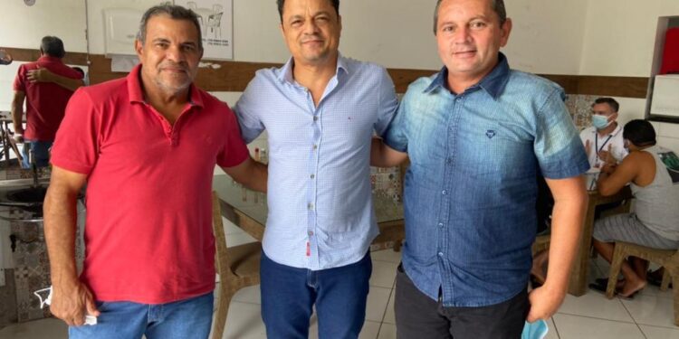 Capitão Samuel recebe apoio de liderança de Poço Verde