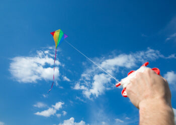 Soltar pipas exige cuidados para evitar acidentes com a rede elétrica