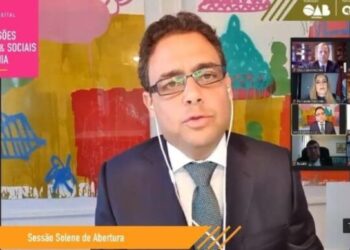 Santa Cruz acusado de usar OAB como trampolim para sua carreira política