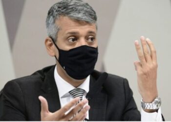 Ex-diretor da Saúde preso na CPI paga fiança de R$ 1.100 e é liberado após 5h