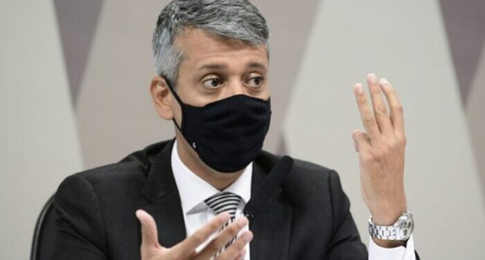 Ex-diretor da Saúde preso na CPI paga fiança de R$ 1.100 e é liberado após 5h