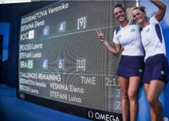 Luisa Stefani e Laura Pigossi superam favoritas e conquistam bronze histórico