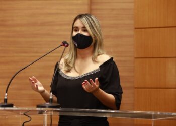 Kitty Lima propõe reduzir tempo da fila de vacinação