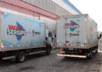 Secretaria de Estado da Saúde distribui as vacinas contra a Covid, 15 horas após a chegada em Sergipe