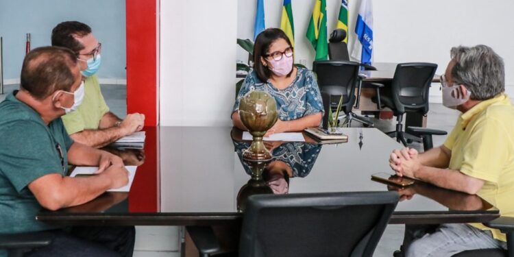 Secretária de Saúde dialoga com membros do Conselho Estadual da Pessoa com Deficiência