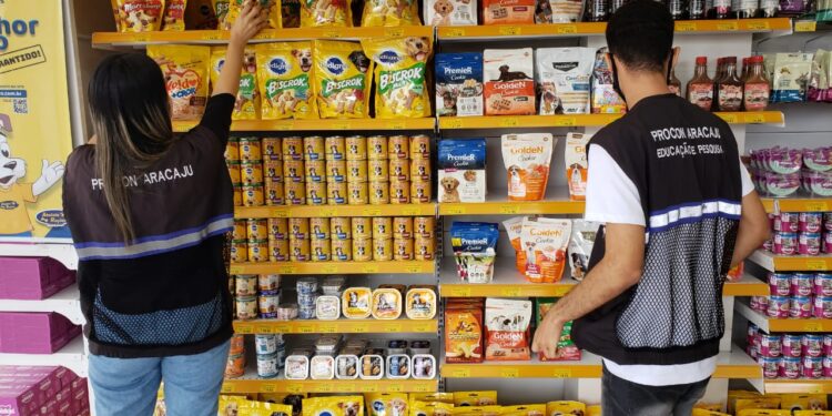 Procon Aracaju fiscaliza cumprimento da legislação consumerista em pet shops