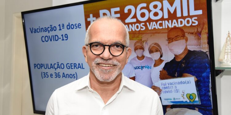 Prefeitura de Aracaju amplia vacinação contra a covi-19 e inclui população de 35 e 36 anos