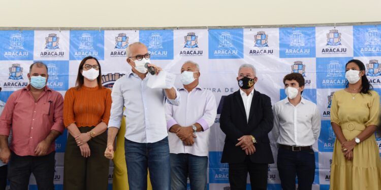 Prefeito Edvaldo entrega novo prédio da escola Dom José Vicente Távora