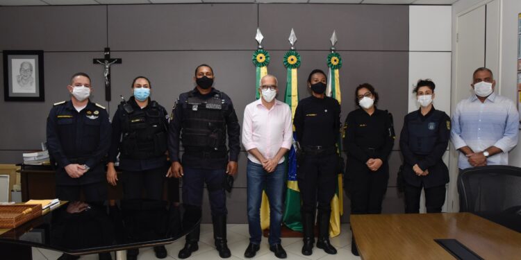 Prefeito Edvaldo recebe integrantes da Patrulha Maria da Penha e parabeniza por trabalho protetivo