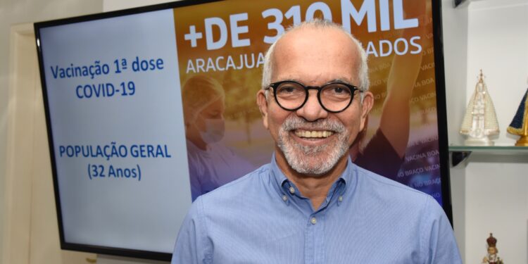 Prefeitura de Aracaju vacinará as pessoas de 32 anos a partir desta terça-feira, 20