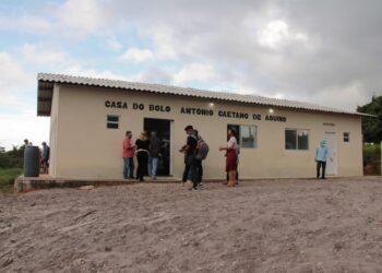 Projeto Dom Távora: Governo entrega fábrica de bolos em Santana do São Francisco