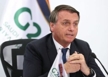 Bolsonaro está bem e vai ficar apenas em observação, diz ministro da Casa Civil