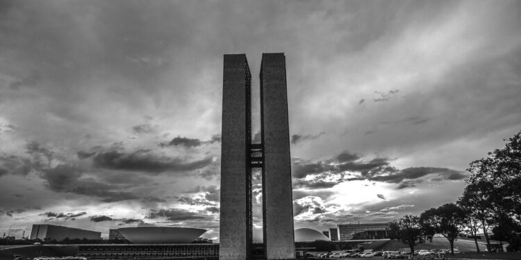 LDO de 2022 prevê aumento do fundo eleitoral para quase R$ 6 bilhões