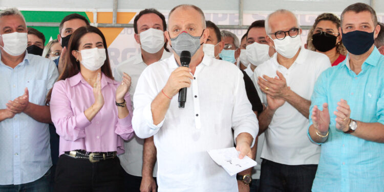 “Sergipe retomou a sua capacidade de investimentos”, diz Belivaldo ao autorizar obras da rodovia que liga a BR-101 a Japaratuba e Pirambu