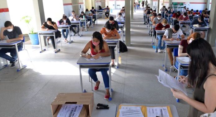Educação Estadual realiza aplicação de Exames Supletivos em regime especial