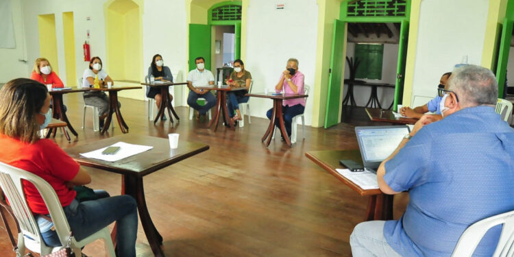 Em reunião com Sintese, Prefeitura define retomada do reajuste do piso dos professores para janeiro de 2022