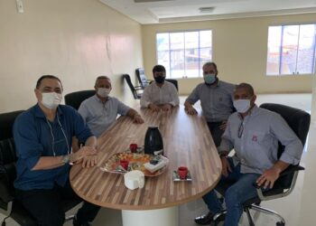Gestores de Rosário do Catete reúnem-se com representantes da Heringer