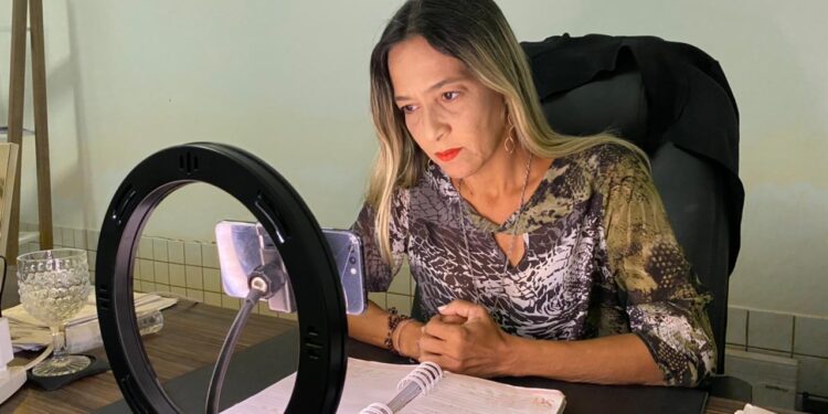 Em discurso, Sheyla Galba cobra construção do Hospital do Câncer e repudia violência contra a mulher