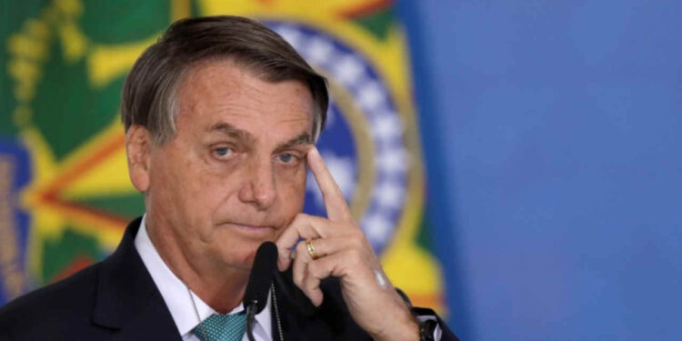 ‘Não posso garantir’ candidatura à reeleição, diz Bolsonaro