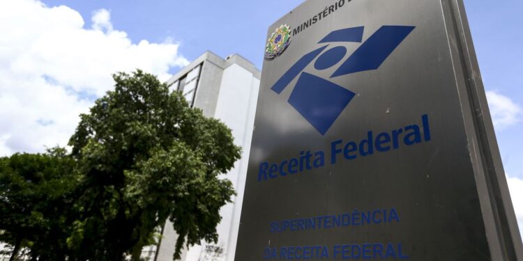 Receita paga hoje as restituições do terceiro lote do IRPF 2021