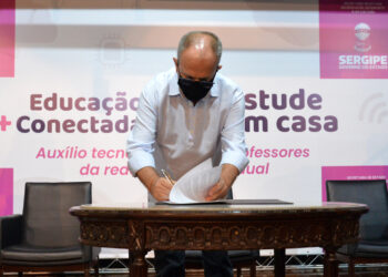 Educação Mais Conectada: professores já podem aderir ao auxílio tecnológico