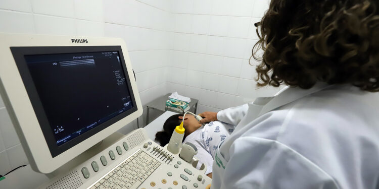 Especialista orienta sobre exame de mamografia após a vacinação contra a covid-19