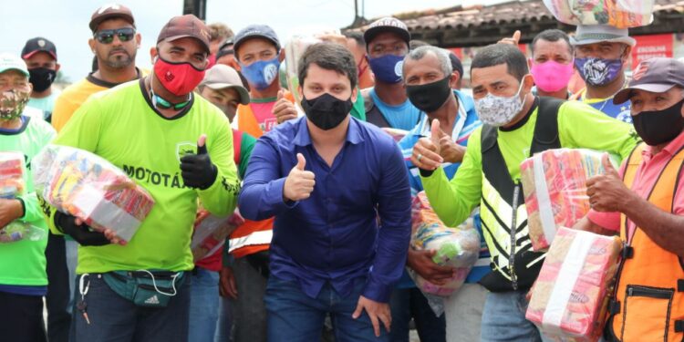 Prefeito de Rosário do Catete reverte 40% do seu salário em cestas básicas para mototaxistas