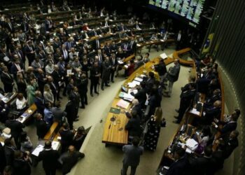 Brasil é o país onde partidos mais sugam recursos públicos