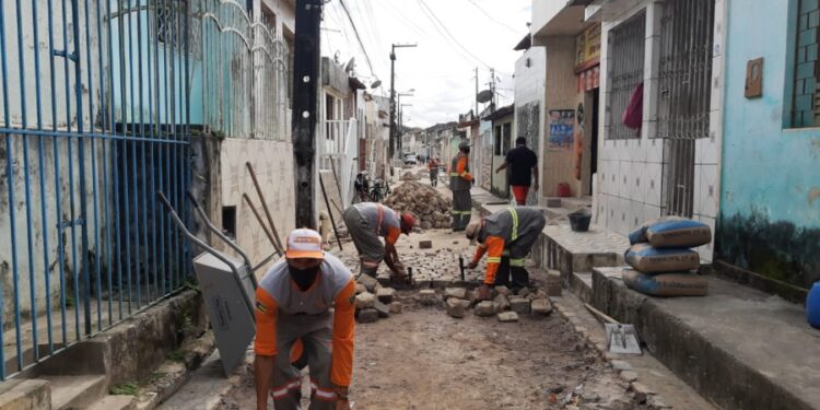 Prefeitura de Laranjeiras recupera 31 vias em 31 dias