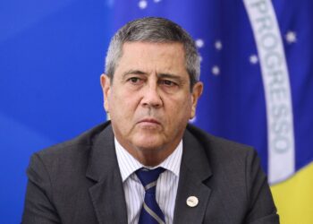 Ministro Braga Netto diz que não há ameaça contra eleições