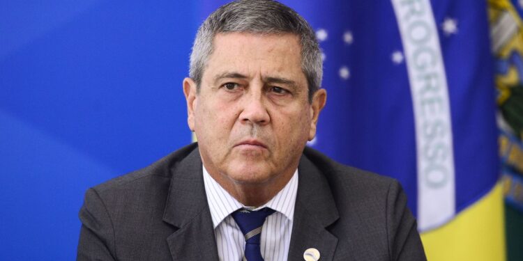 Ministro Braga Netto diz que não há ameaça contra eleições