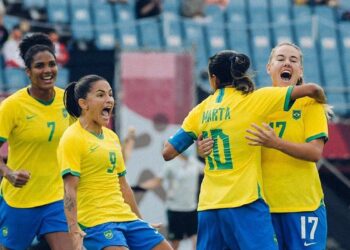 Seleção feminina goleia China na estreia do Brasil na Olimpíada