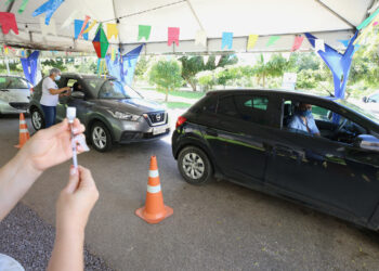 Campanha de imunização contra a covid-19 vacinou mais 4.849 nesta segunda-feira, 5