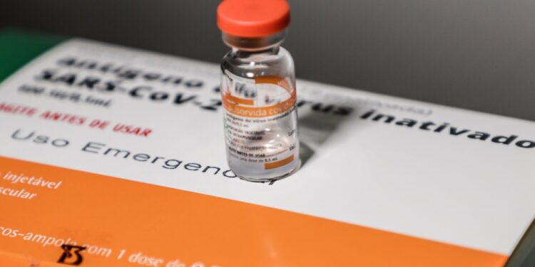 Sergipe recebe dois lotes de vacinas contra a Covid-19 com mais de 30 mil doses