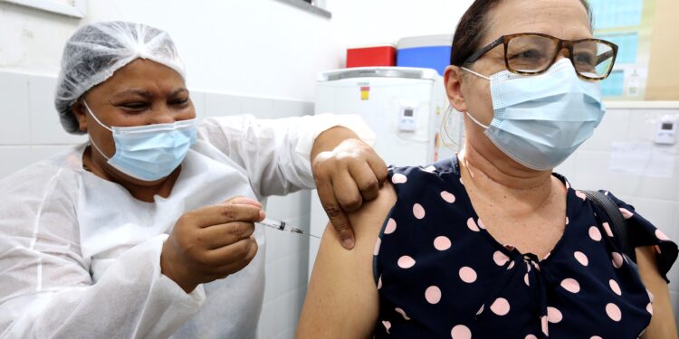 Aracaju soma mais 5.023 pessoas vacinadas contra covid-19