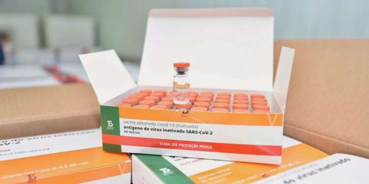 Ministério da Saúde anuncia estudo para avaliar 3ª dose em vacinados com a Coronavac