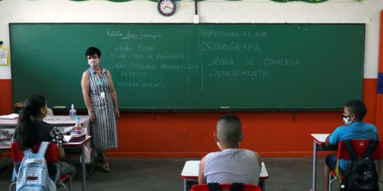 Adailton Martins pede respeito às normas sanitárias nas escolas