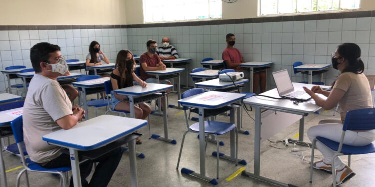 Escolas estaduais estão prontas para o retorno presencial a partir desta terça-feira, 17