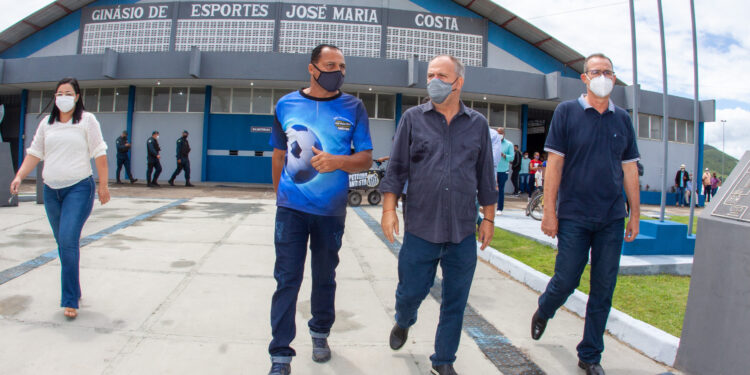 Em Simão Dias, Belivaldo inaugura reforma de Ginásio de Esportes José Maria Costa