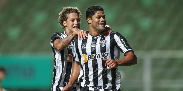 Tite convoca Hulk e mais oito para Eliminatórias