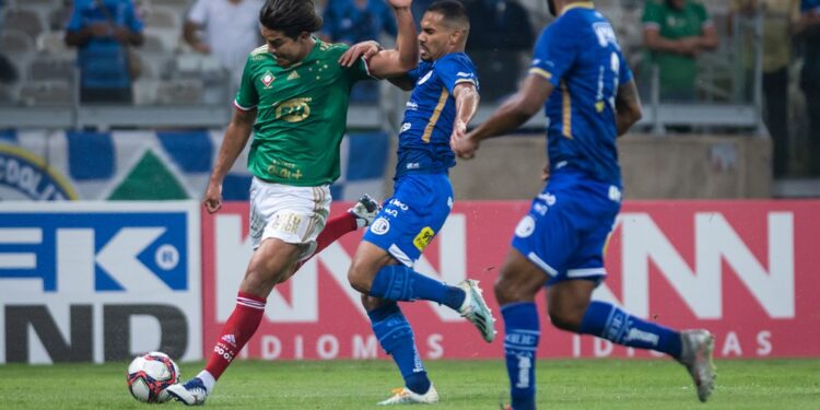 Cruzeiro bate Confiança e chega a sétimo jogo sem derrota na Série B