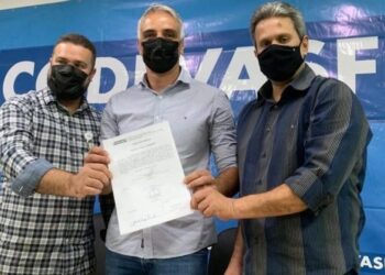 Juca assina ordem de serviço para pavimentação asfáltica em Laranjeiras
