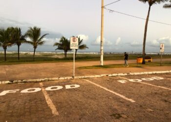 Prefeitura organiza espaços para food trucks em orlas da capital