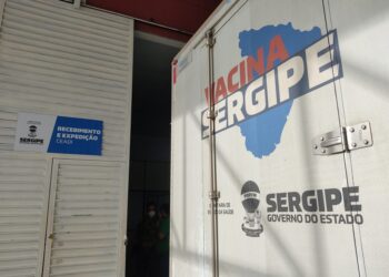 Secretaria de Estado da Saúde recebeu nesta segunda, 09, a primeira remessa da semana de vacinas contra a Covid-19