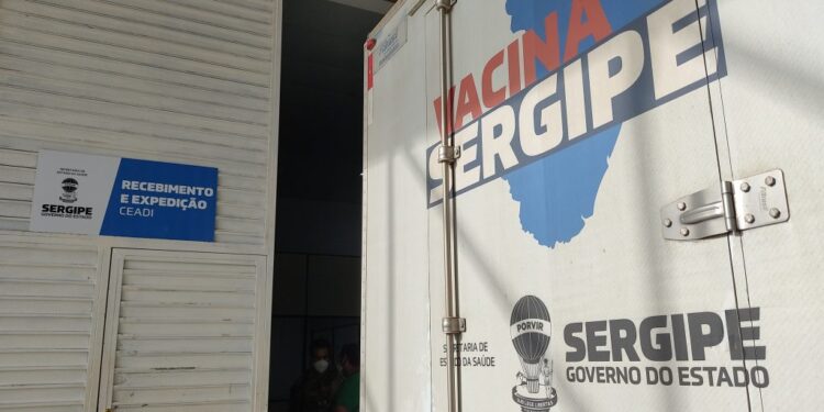 Secretaria de Estado da Saúde recebeu nesta segunda, 09, a primeira remessa da semana de vacinas contra a Covid-19